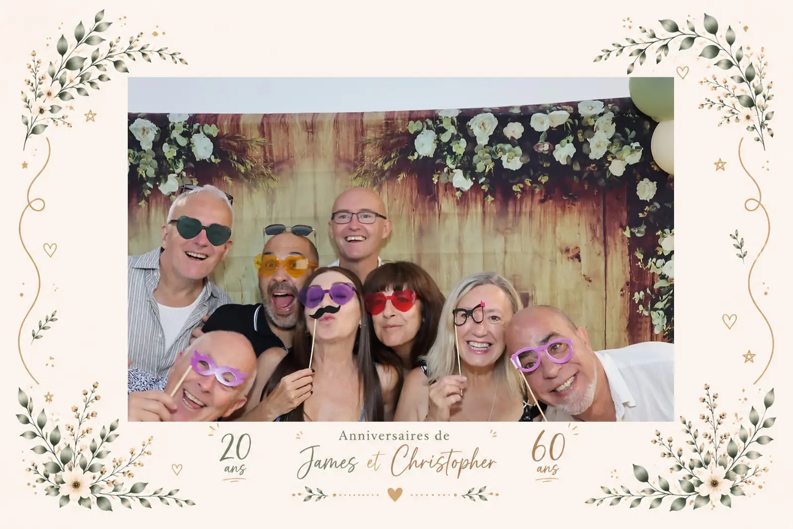 Tirage photo d'anniversaire avec accessoires et cadre fleuri